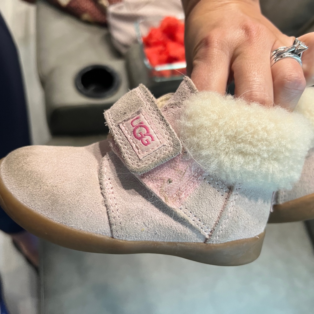 Uggs Nolan boot toddler size 7